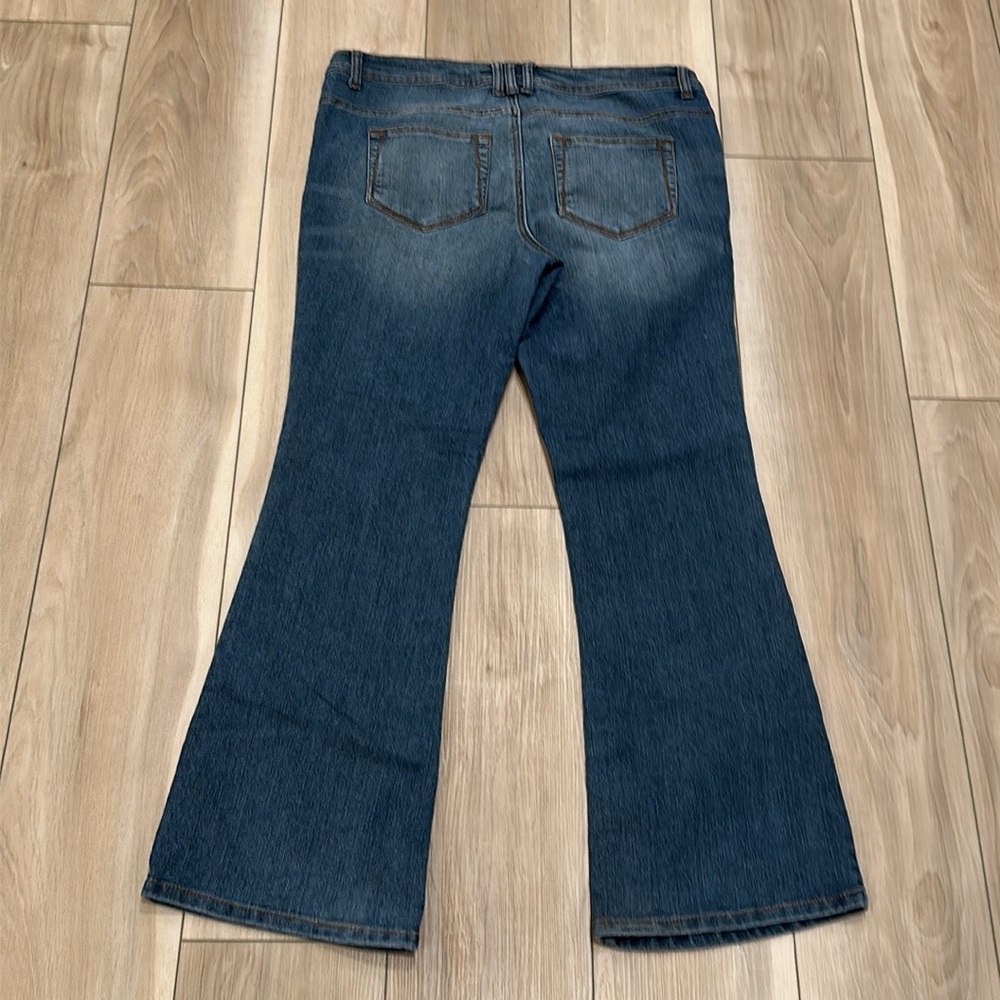EUC Women’s Pure Energy Brand Size 14 Stretch Denim Flare Jeans - Picture 7 of 7